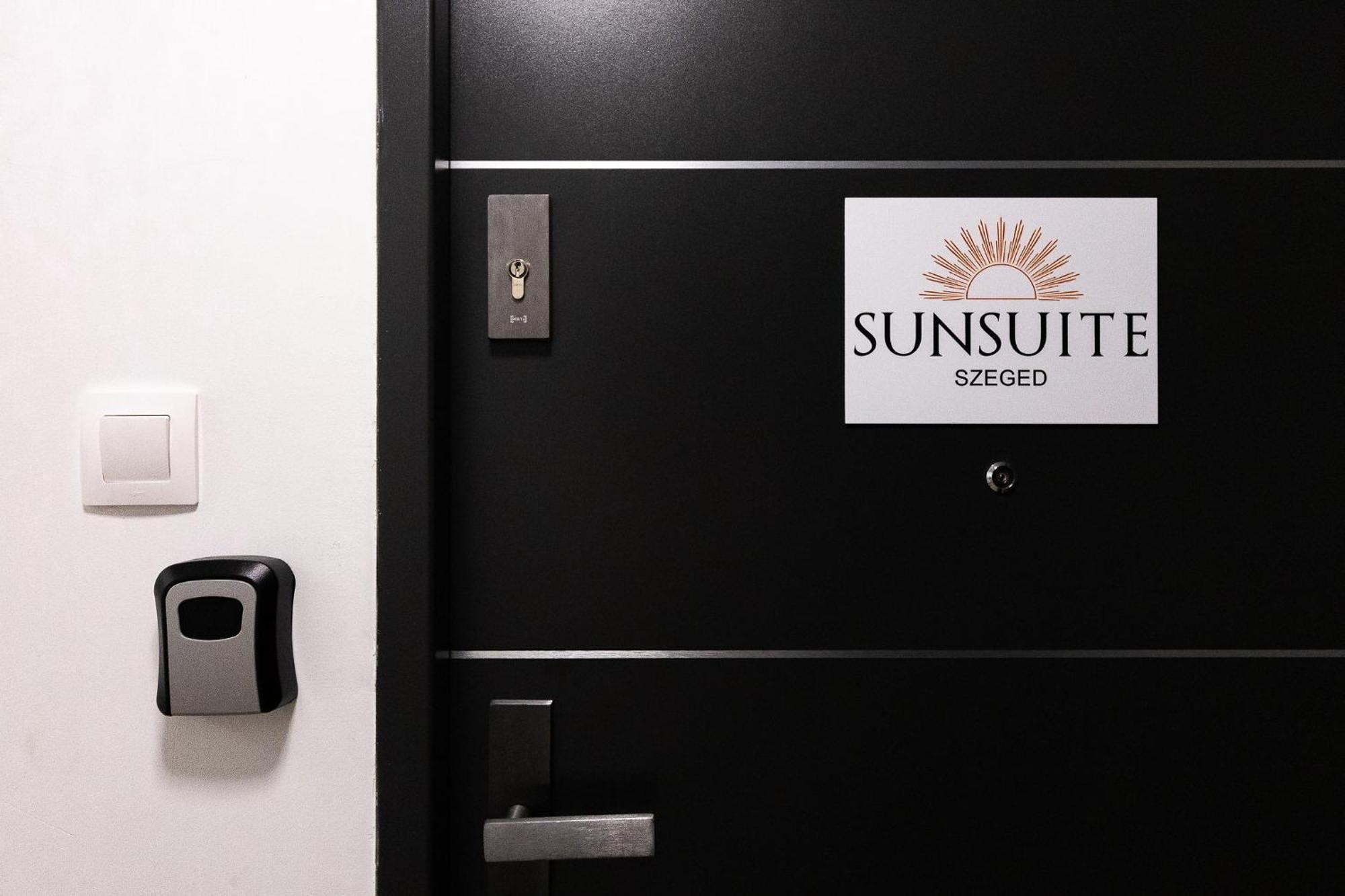 Sunsuite 塞格德 外观 照片